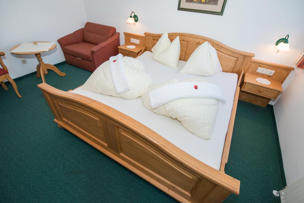 Schlanitzen Aparthotel Ederhof الغرفة الصورة