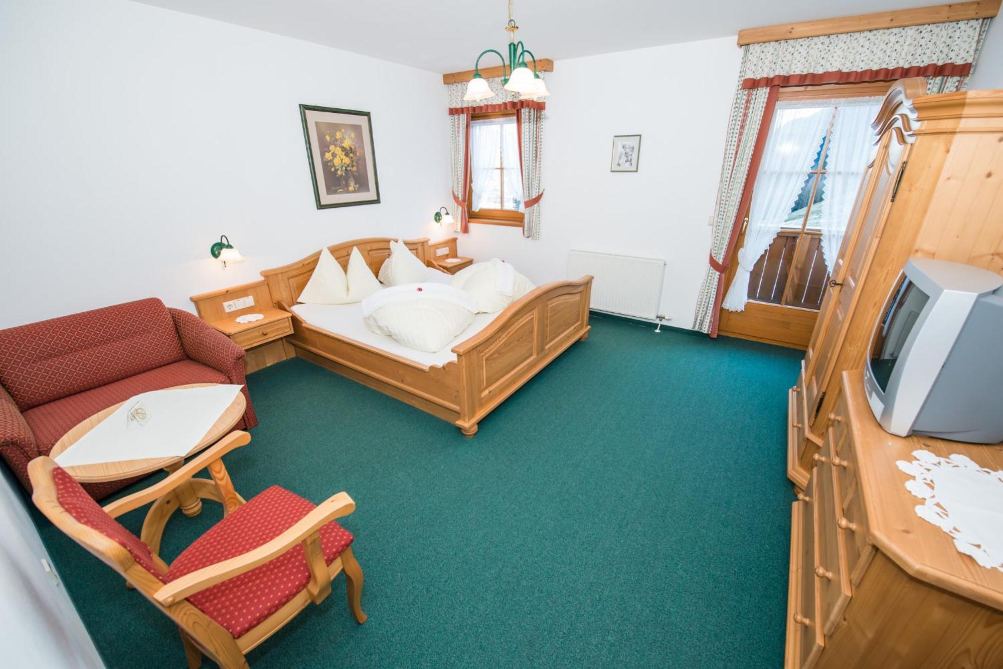 Schlanitzen Aparthotel Ederhof الغرفة الصورة